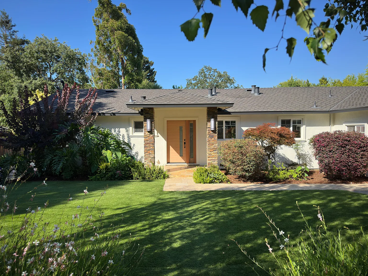 436 Knoll Dr photo 1