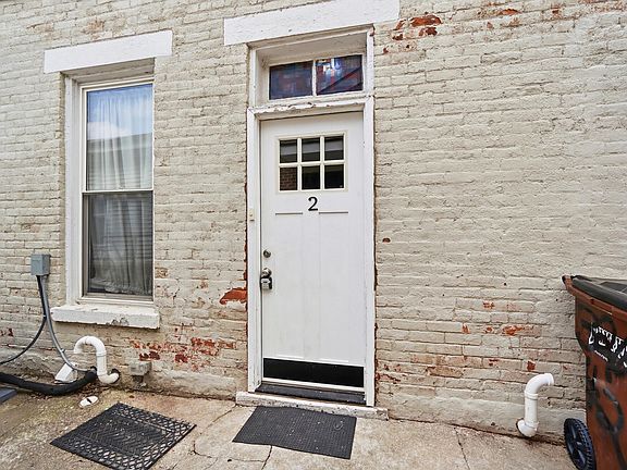 4th image of 326 Elm St