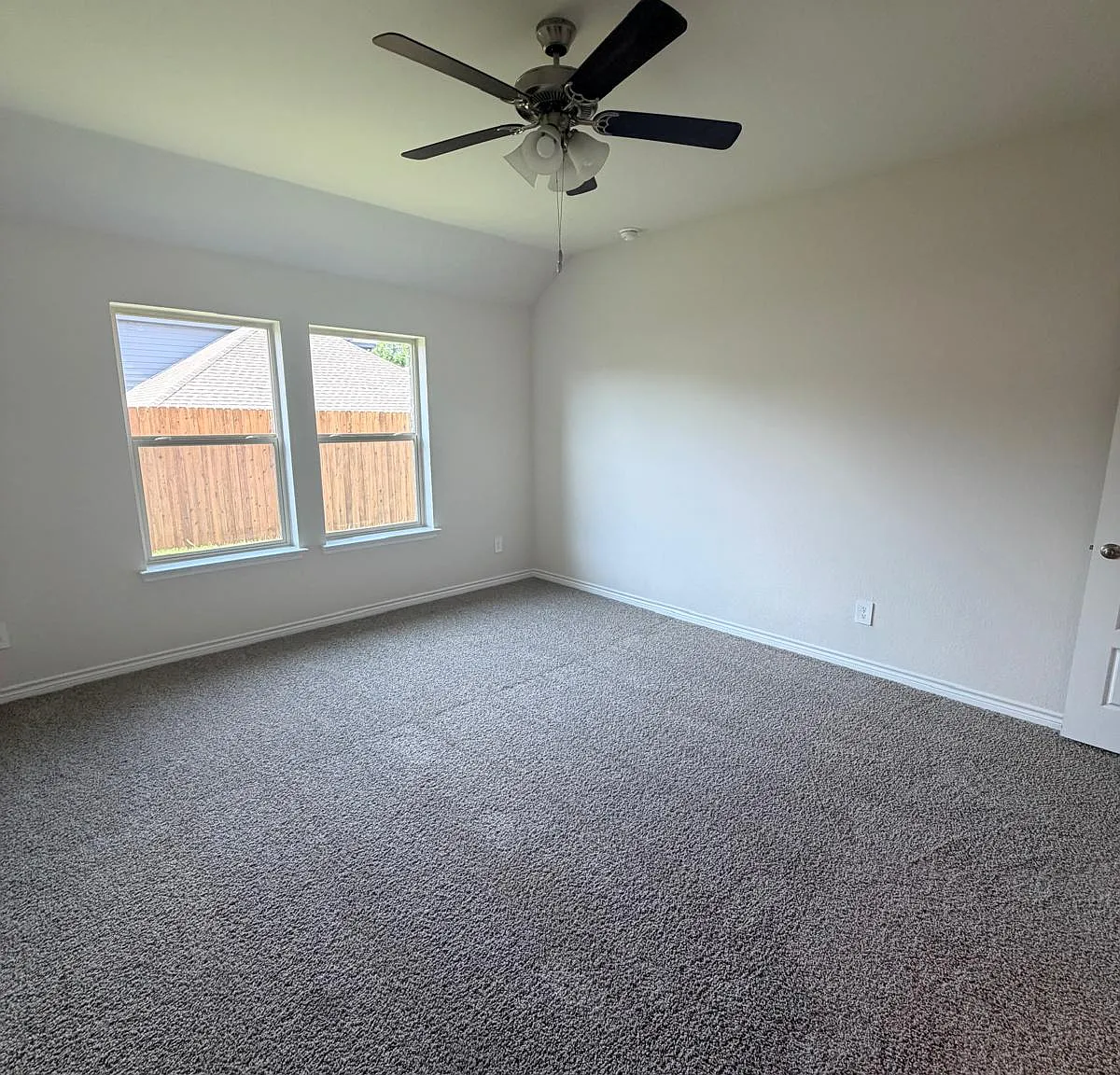 3 bed, 1559 sqft, $1,895 — Photo 4