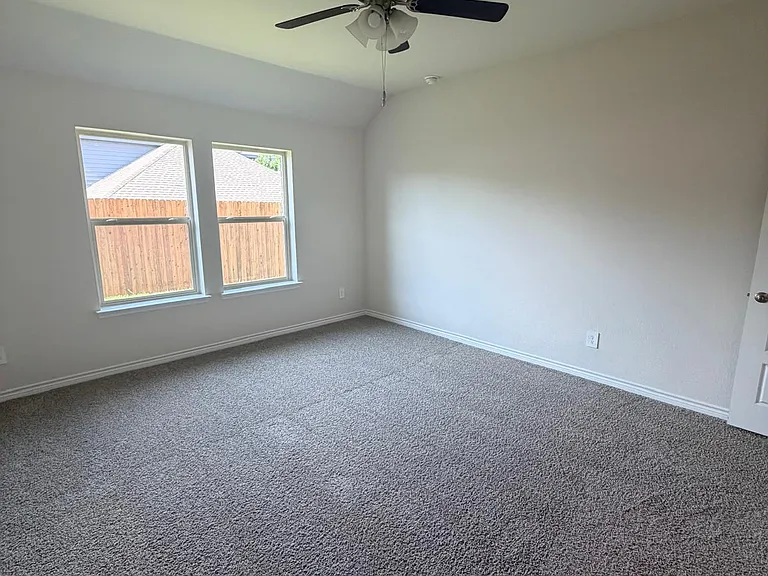 1313 Hopes Lake Dr — Photo 4