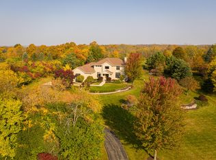 21010 W Windsor Dr, New Berlin, WI 53146