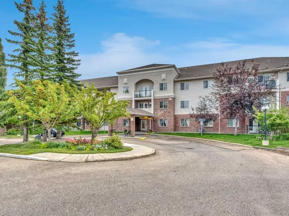 928 N Arbour Lake Rd NW #2202, Calgary, AB T3G 5T2