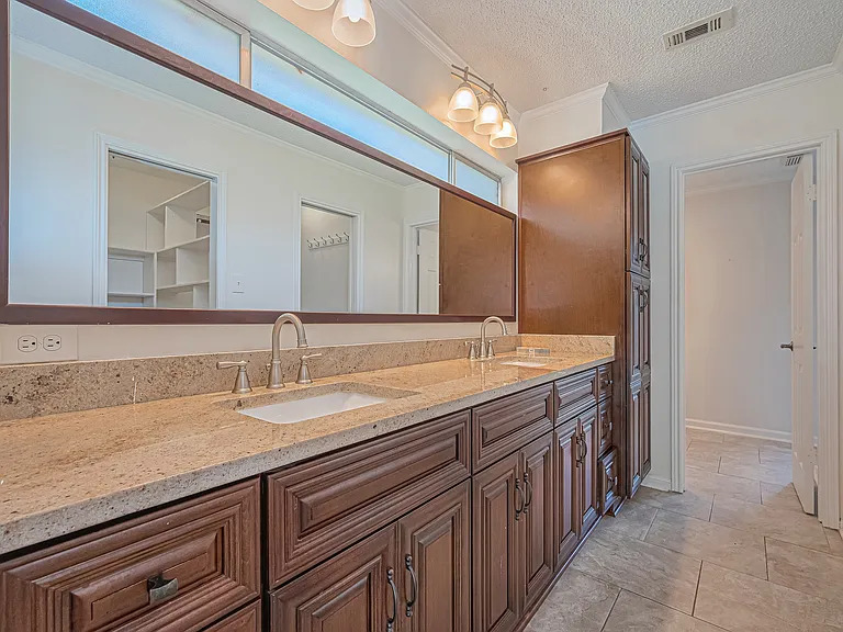 Paradise Valley Dr — Photo 8