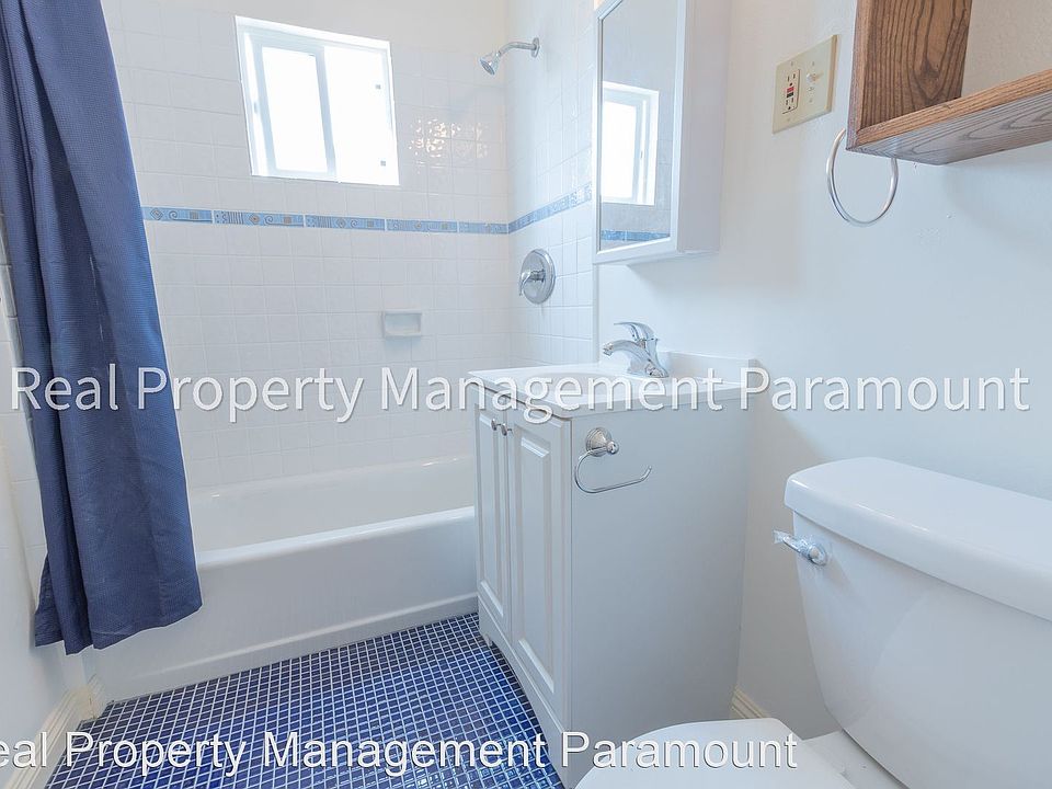 1st image of 910 W 41st St #27