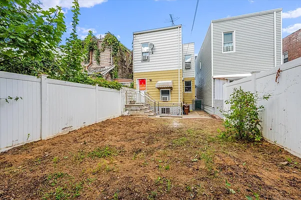 Sold by Compass | media 19