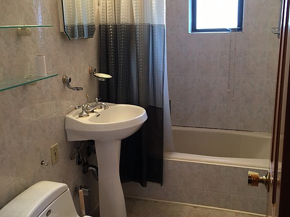 5th image of 26 Cass Pl APT 2E