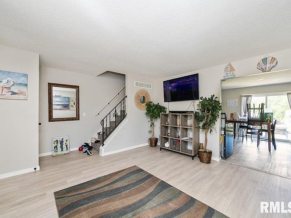 2nd image of 5416 N Linwood Ave
