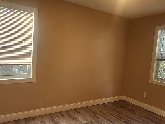 5th image of 205 Shady Pl #4