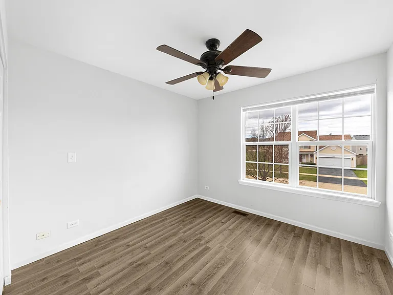 2403 Miriam Ave — Photo 17