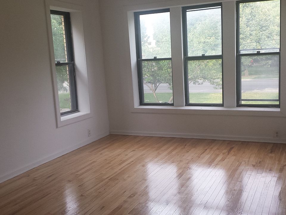 1st image of 2210 S Marshall Blvd APT 3E