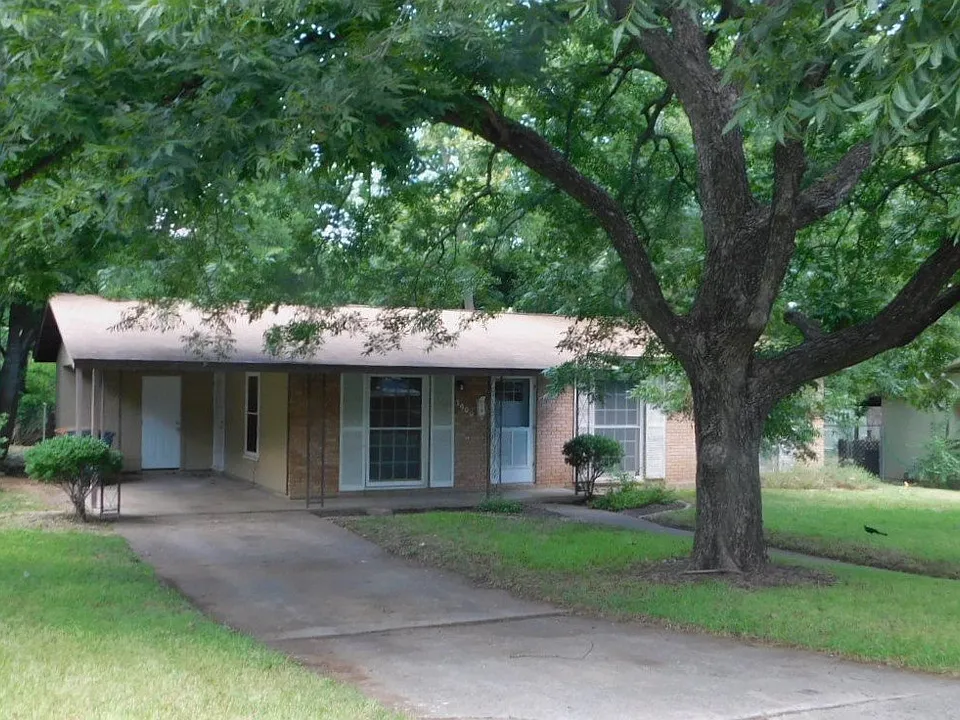 1400 Berkshire Dr