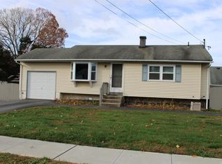 26 Salem Ln, Selden, NY 11784