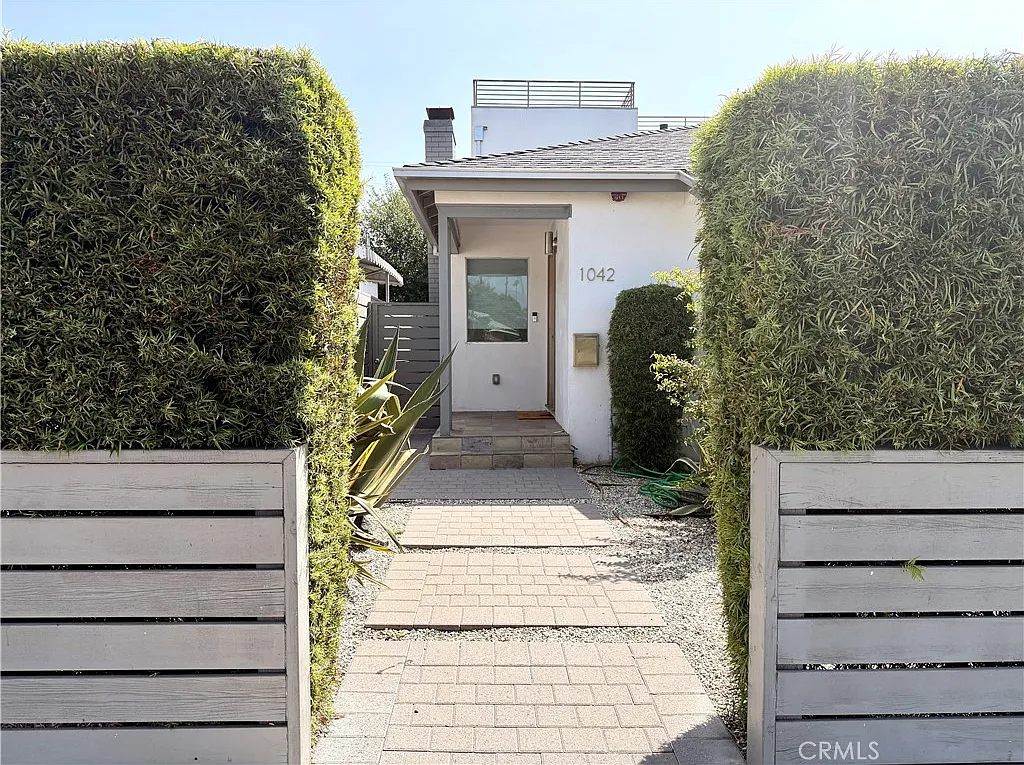 4 bed, 4.5 bath, 3219 sqft, $16,000 — Photo 2