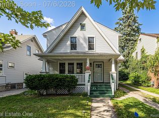 21546 Gregory St, Dearborn, MI 48124