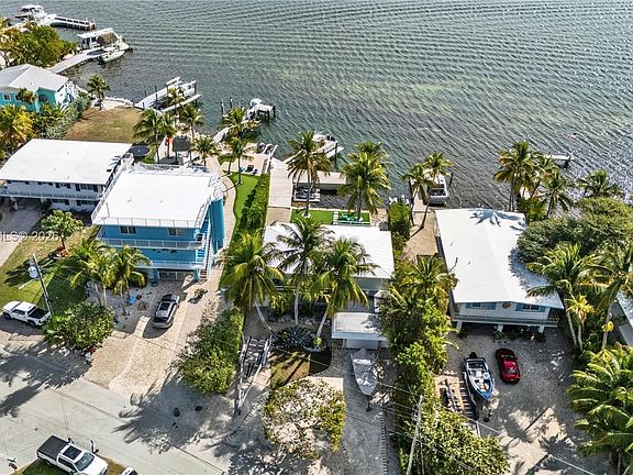 3rd image of 69 Shoreland Dr