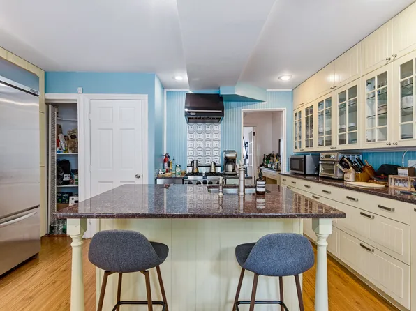 285 Alexander Avenue image 11 of 29