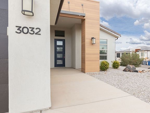 3rd image of 3032 E Lavatera Dr