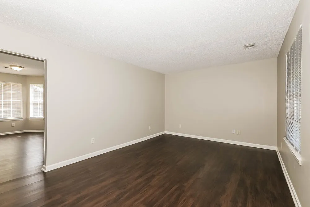 4 bed, 2.5 bath, 2002 sqft, $1,990 — Photo 4
