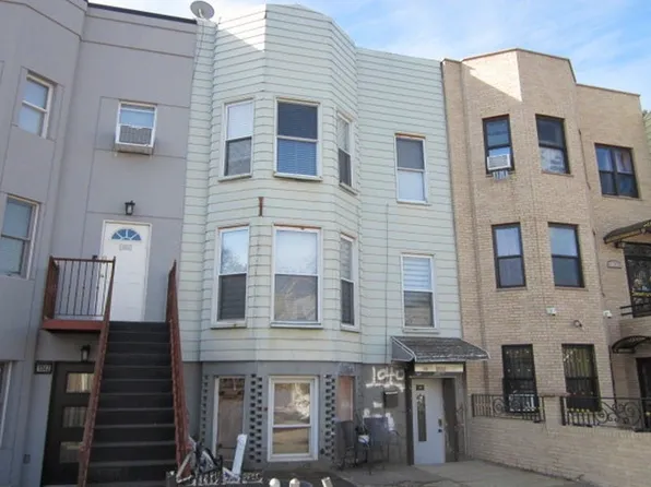 1040 40th St, Brooklyn, NY 11219