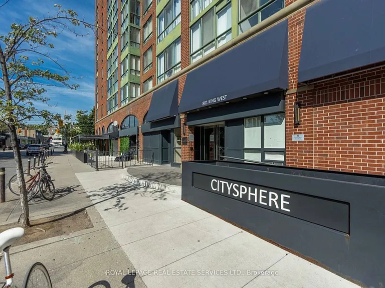 801 King St W #826 — Photo 2