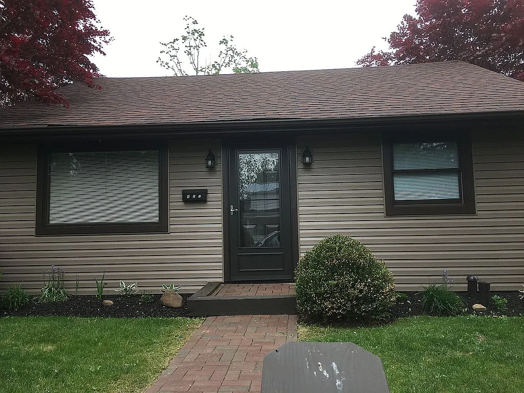 822 Howe Ave photo 1