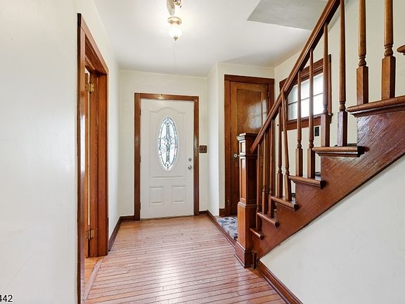 4th image of 435 Union Ave