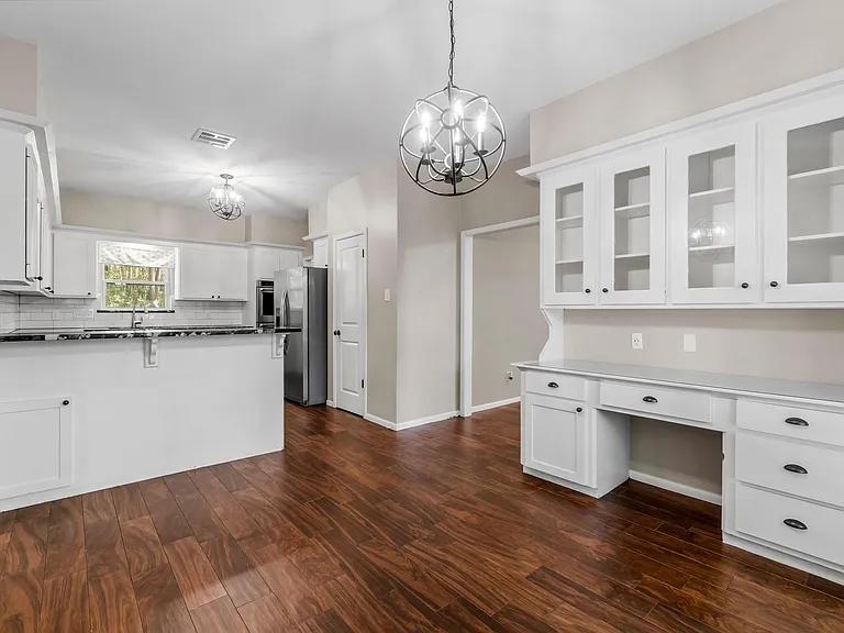 7 Elwood Hills Ct — Photo 16