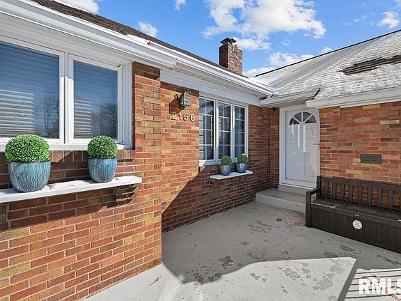 4th image of 2156 10th Street Pl