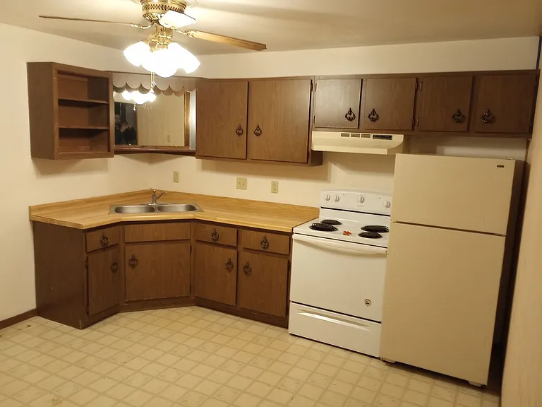 2710 Jelinek Ave — Photo 3