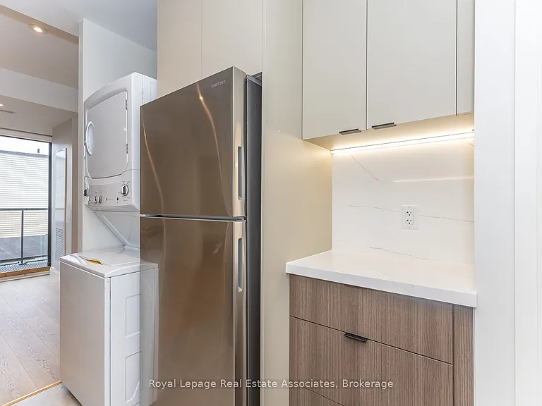 1000 Bathurst St #302 — Photo 5