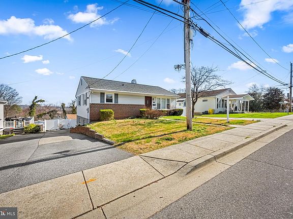 2nd image of 102 Charles Rd