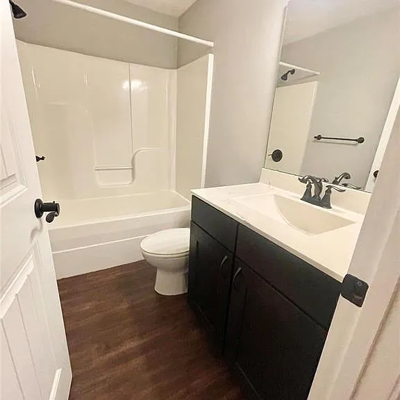 805 Bluff Ridge Ln — Photo 26