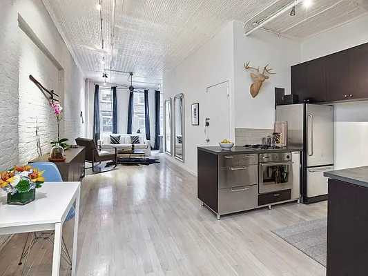 Sold by Sotheby's International Realty | media 11