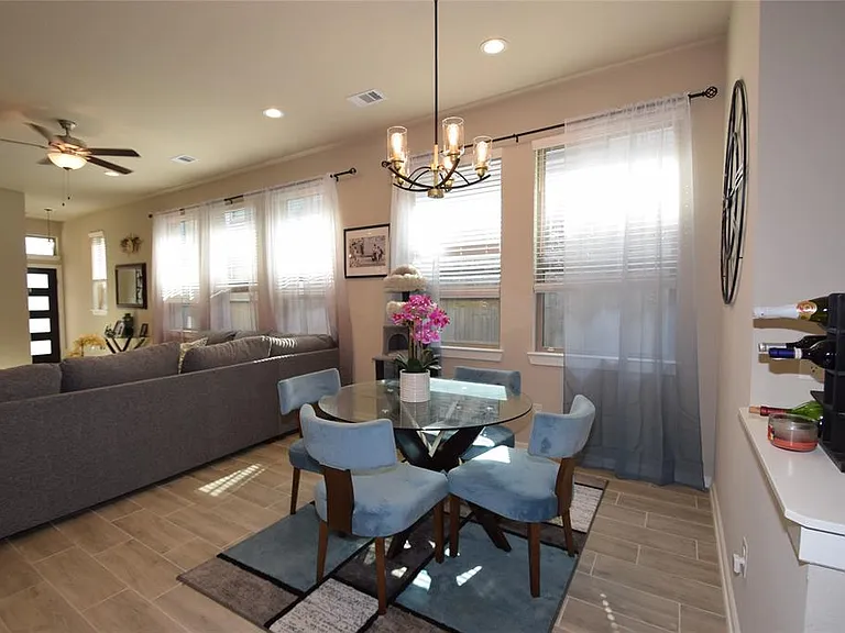 917 Crystal Bend Ln — Photo 11