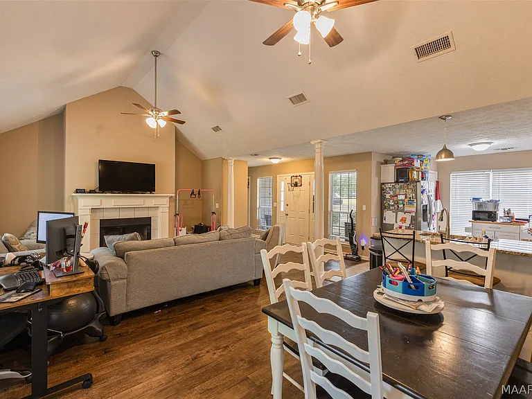 105 Foxwood Ct — Photo 10