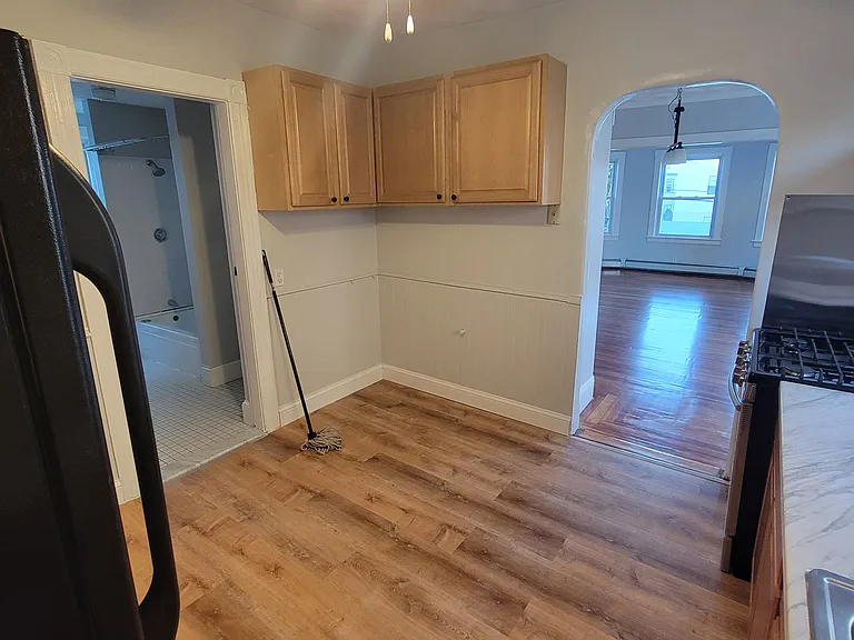28 Osborn St #2 — Photo 8