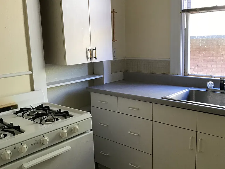 757 E 4th Ave #3 — Photo 4