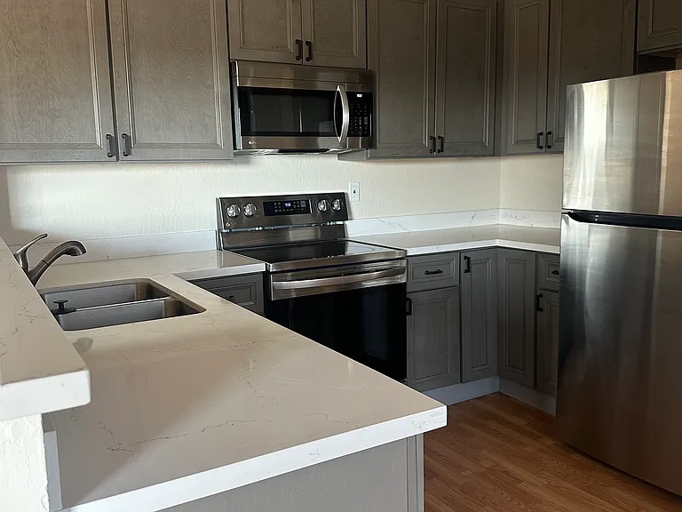 3157 Cashill Blvd — Photo 2