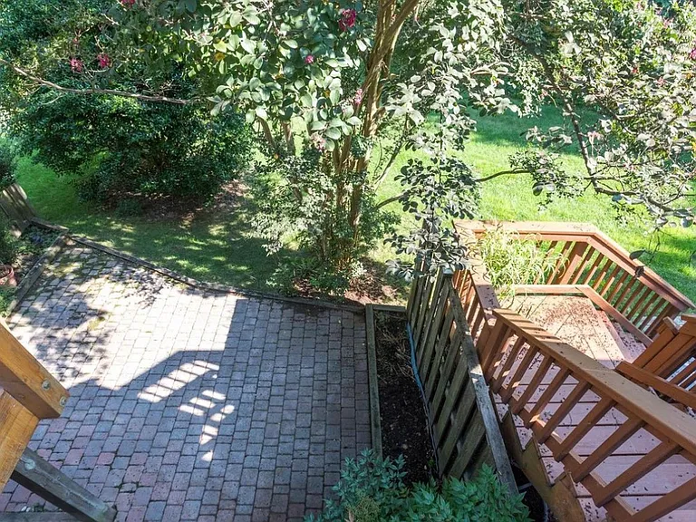 1316 Park Garden Ln — Photo 22