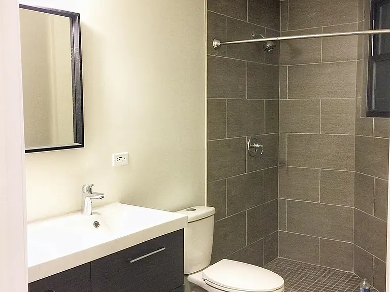 2154 N Cleveland Ave #G — Photo 15