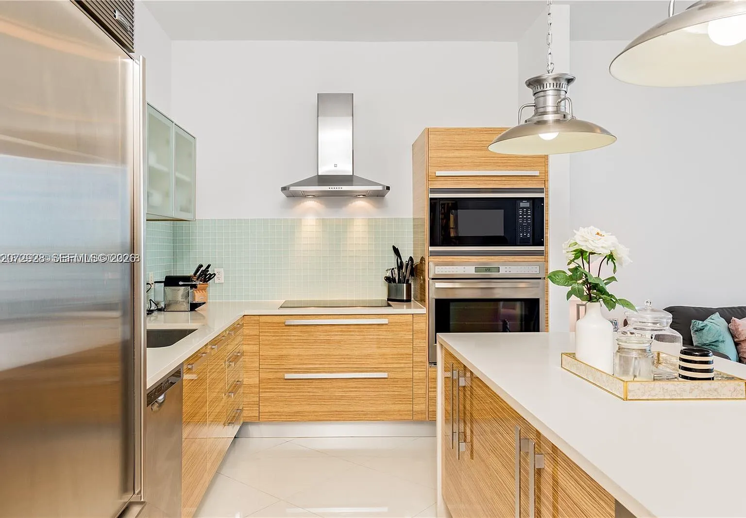Paramount Bay Condo — Photo 3