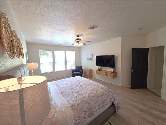 5th image of 22 Columnberry Ct