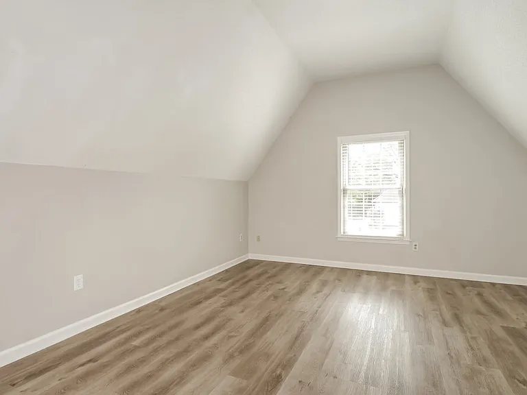 7308 Schilling Cv E — Photo 15