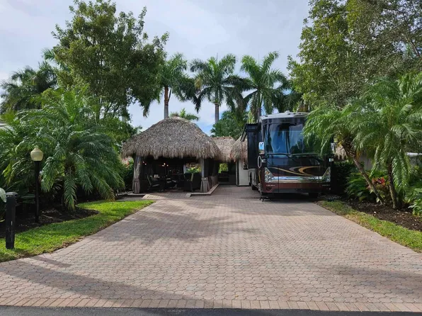 465 S Carol Parkway #465, Margate, FL 33068