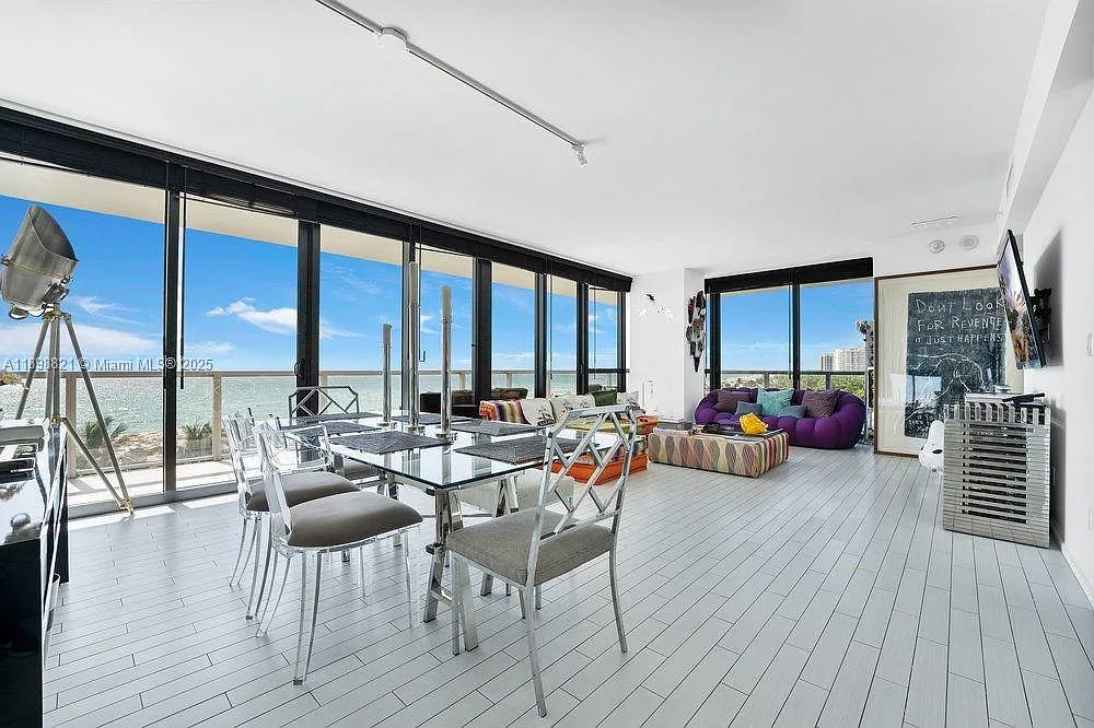 2201 Collins Ave Condo — Photo 3