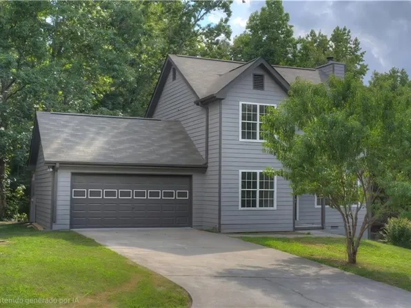 3043 Saddle Creek Dr, Gainesville, GA 30507