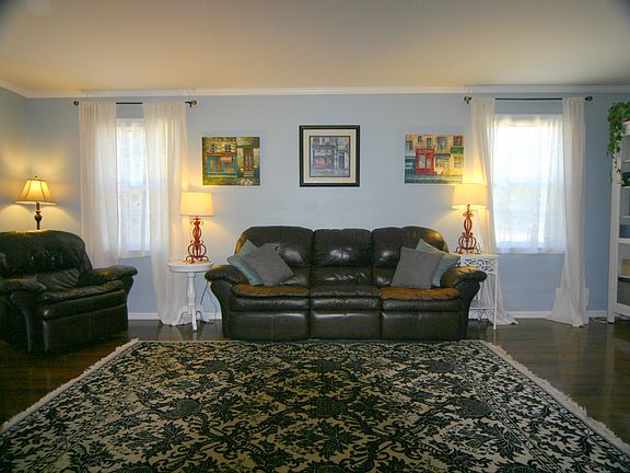 Living Room w/Hardwoods