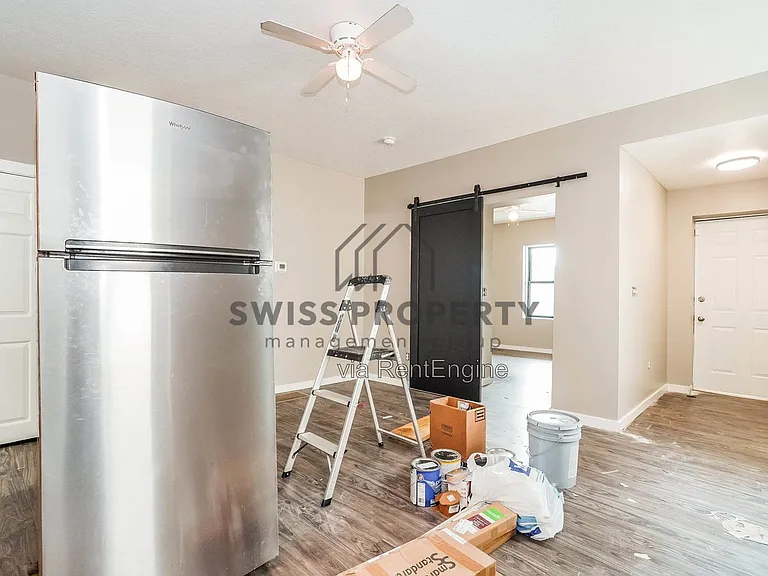69 Chicago Ave — Photo 11