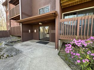 340 Sunderland Rd Unit 17A, Worcester, MA 01604