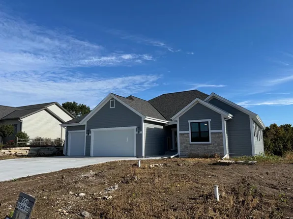 S54 W25410 Pebble Brook Ct, Waukesha, WI 53189